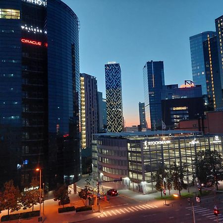 Kahe Magamistoaga Ja Suure Elutoaga 3-Toaline Korter Vaatega Tallinna Aerikeskusele Bagian luar foto